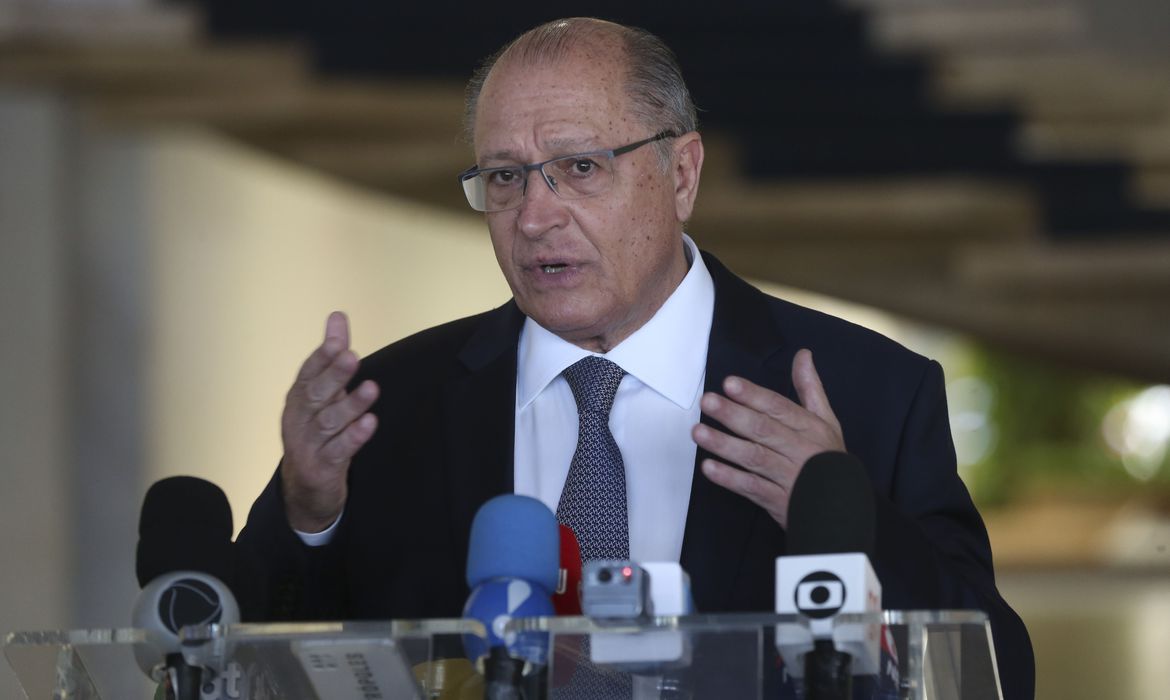 Alckmin: governo vai agir para regular e-commerce das gigantes do varejo