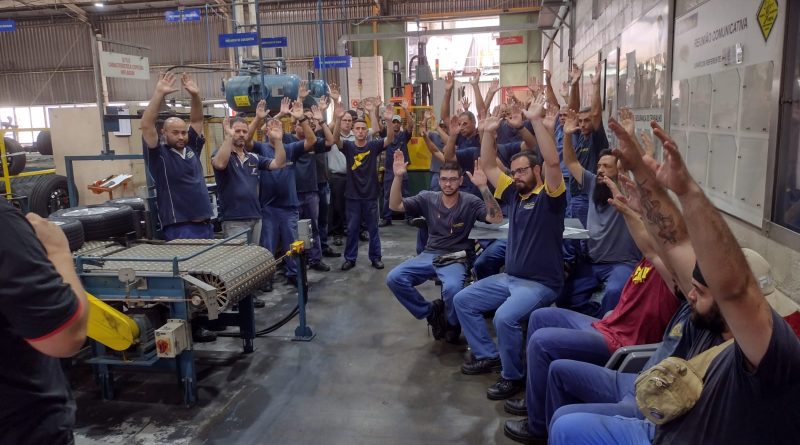 Trabalhadores na Goodyear Taubaté aprovam acordo para proteger empregos