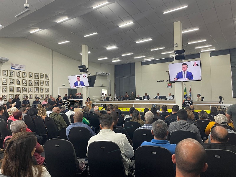 Novo prefeito de Ubatuba é empossado na tarde desta terça-feira, 30