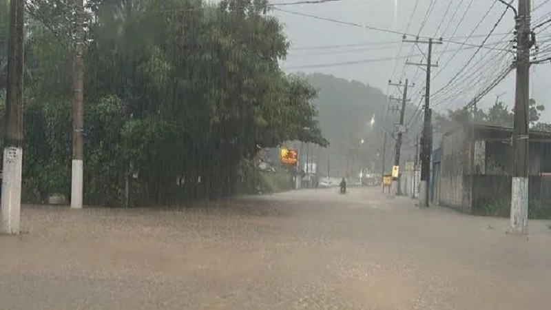 São Sebastião segue em estado de alerta devido às fortes chuvas