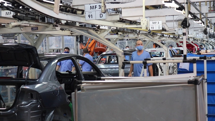 VW suspende layoff em Taubaté após governo lançar programa para carros populares