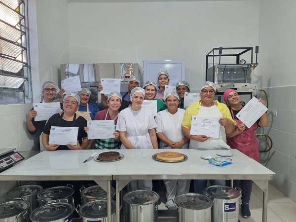 Programa Cozinhalimento forma duas turmas em Taubaté