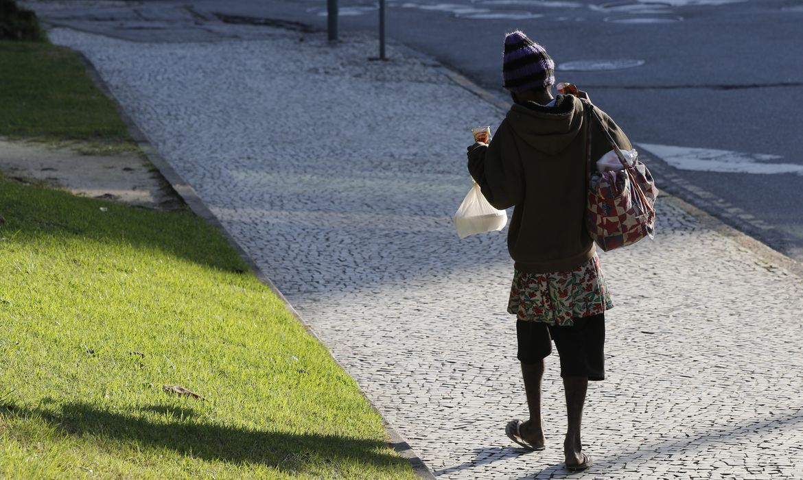 Moraes dá 120 dias para elaboração de plano para moradores de rua