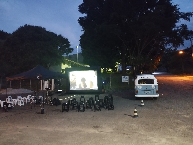 Cinema para todos chega a Vila Aparecida, em Taubaté