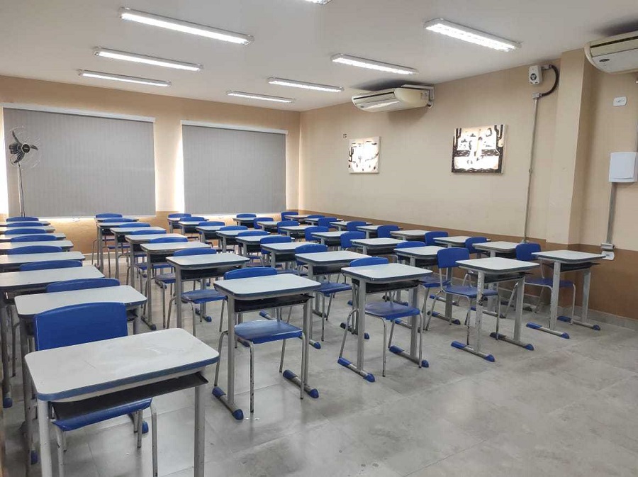 Alunos da Escola Ezequiel retomam aulas na unidade escolar