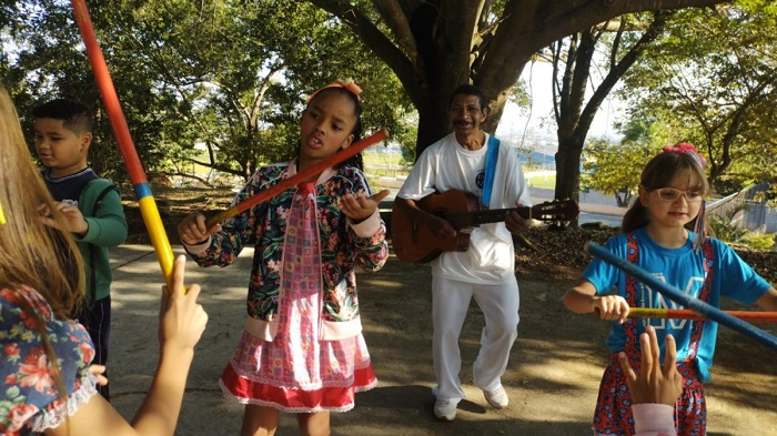 Alunos de Escola Municipal homenageiam Taubaté com clipe musical