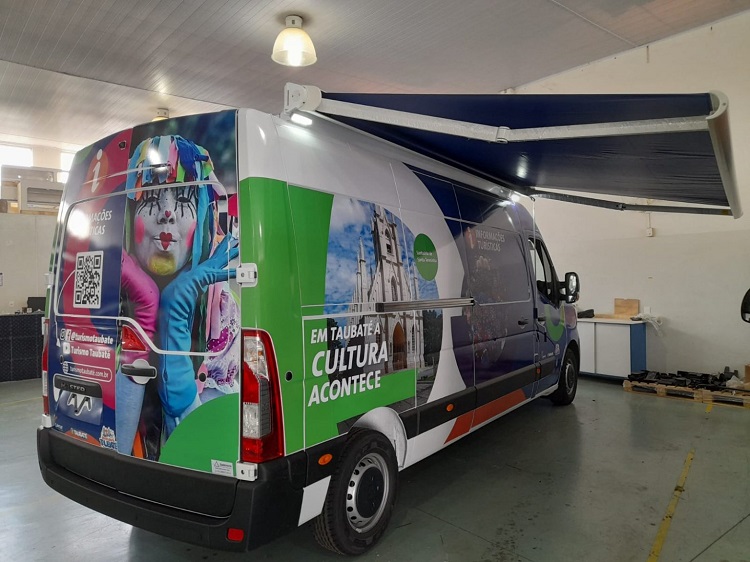 Taubaté adquire centro de informações turísticas móvel