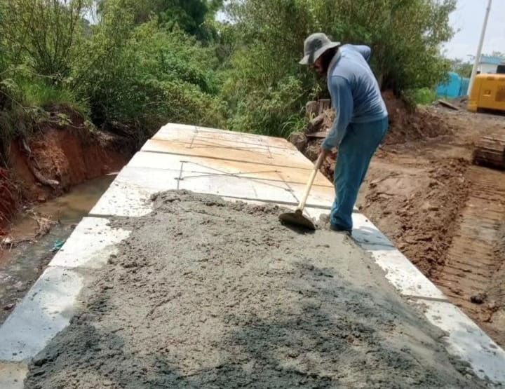 Prefeitura segue com obras para substituição de ponte de madeira no Areão