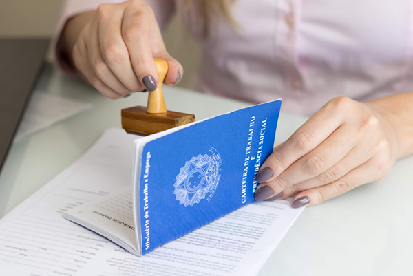 PAT abre vagas urgentes para nova rede de calçados de Taubaté