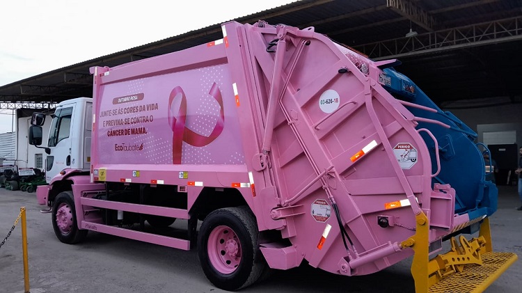 Caminhões da EcoTaubaté são adaptados para chamar atenção para o outubro rosa e novembro azul
