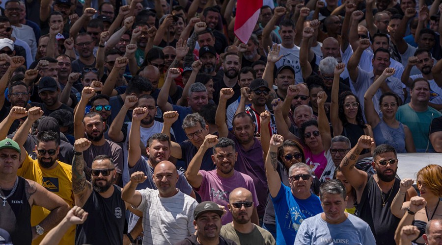 Justiça determina à GM a reintegração de 839 trabalhadores