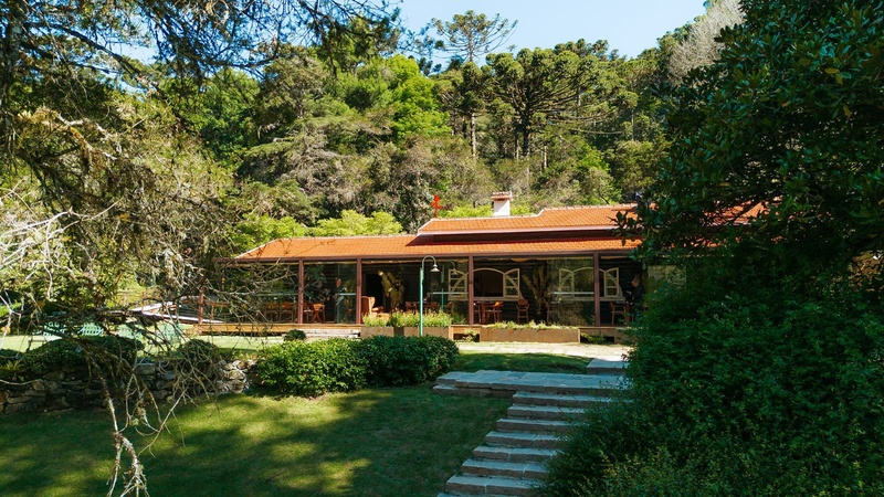 Confraternizações no aconchegante Restaurante Casa Bambuí em Campos do Jordão