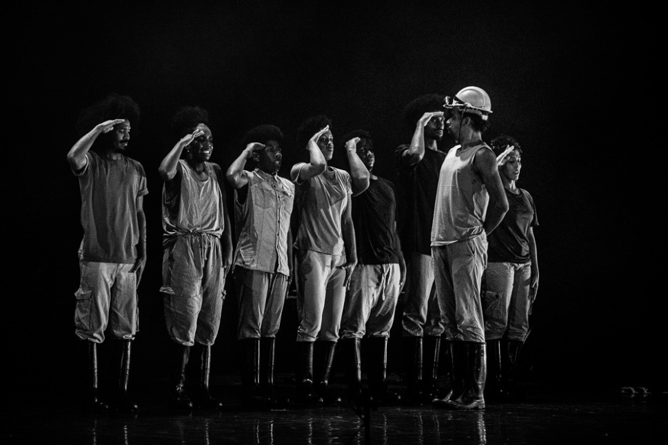 Palco do Sesc Taubaté recebe neste sábado, o espetáculo de dança “Yebo”, com Cia Gumboot Dance Brasil