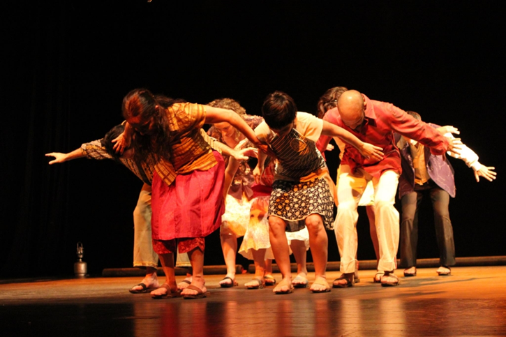 Sesc Taubaté apresenta neste sábado o espetáculo de dança “Fandango a Céu Aberto”, com Cia Oito Nova Dança