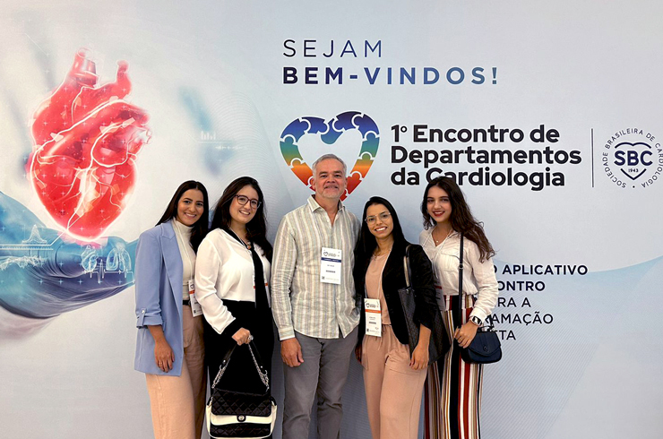 Estudantes de Medicina da Unitau conquistam prêmio em evento de cardiologia com pesquisa sobre Doença de Chagas
