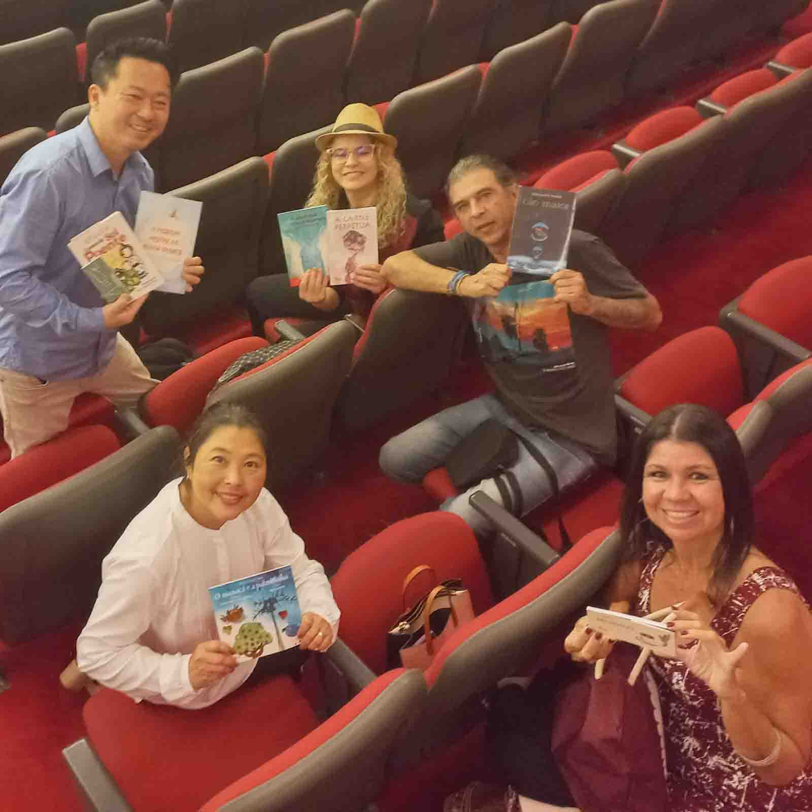 Casal de Taubaté brilha em premiação literária internacional promovida pela União Brasileira de Escritores
