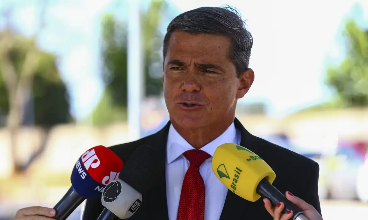 Tentativa de golpe – General estava com raiva e pressionava Bolsonaro por golpe, diz Cid