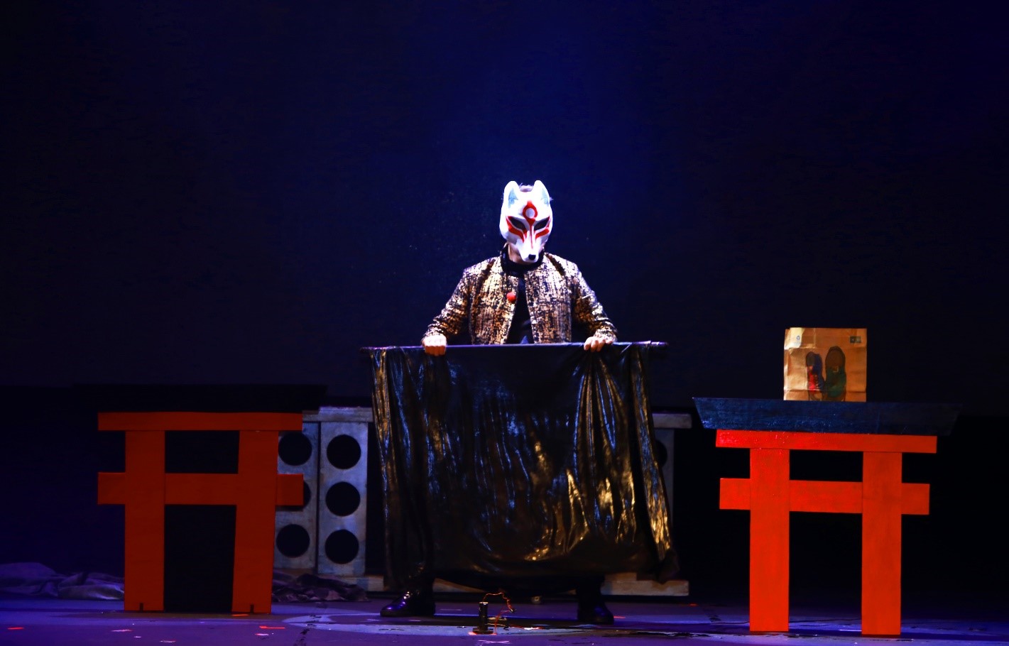 Ilusionismo em cena: Sesc Taubaté apresenta espetáculos mágicos com Célio Amino e Edson Iwassaki