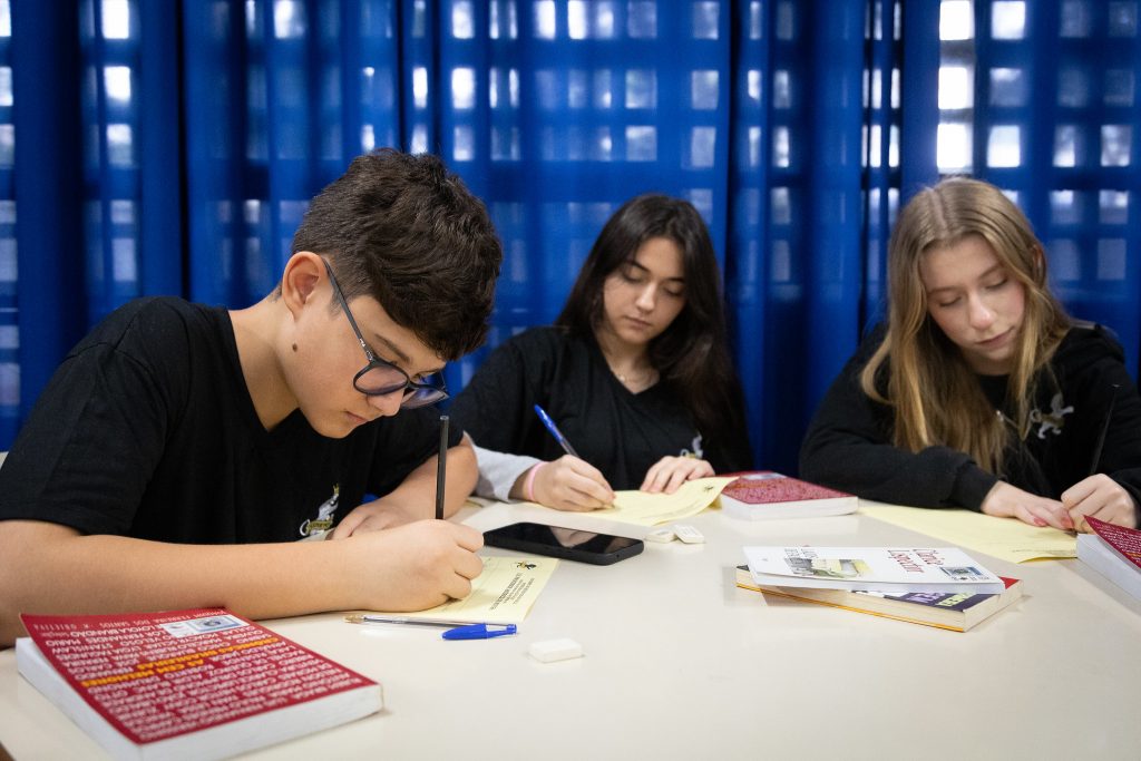 100 escolas da rede estadual de SP vão adotar o modelo cívico-militar a partir do segundo semestre