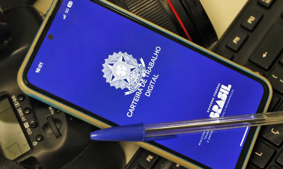 Brasil registra saldo de mais de 257 mil novos empregos em abril