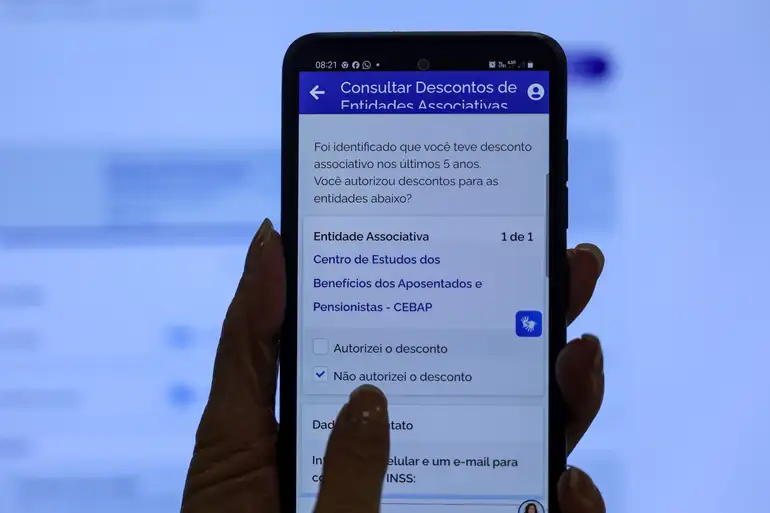 Ao menos 473,9 mil contestaram descontos em benefícios e pediram reembolso, diz INSS
