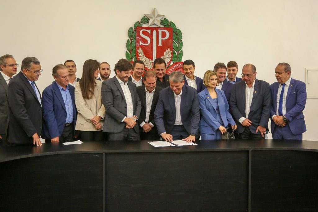 Governo de SP envia à Alesp proposta que eleva salário mínimo estadual para R$ 1.804