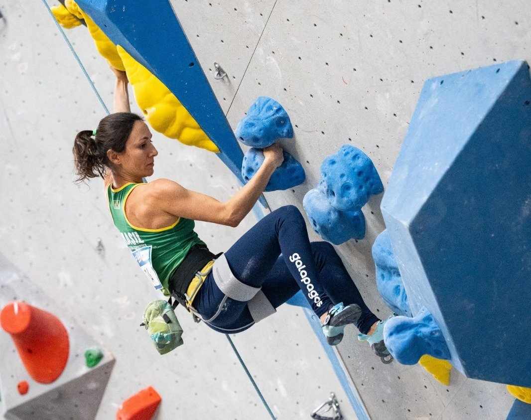 Atleta de Taubaté, Marina Dias busca terceiro título da Copa do Mundo de Paraclimbing