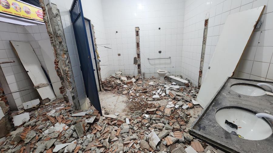 Prefeitura inicia reforma dos banheiros do Mercado Municipal