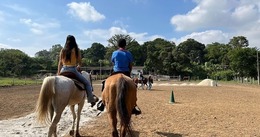 Pinda lança projeto “Equoterapia 40+” voltado a pessoas com deficiência