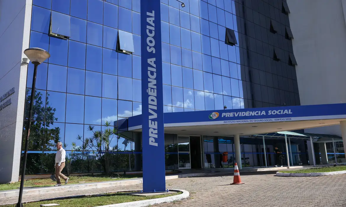 INSS: reembolso de descontos ilegais começa nesta quinta-feira