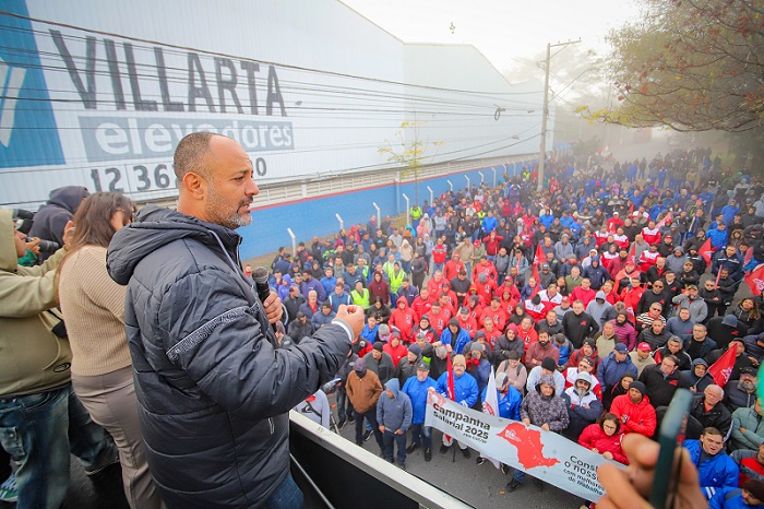 Ato estadual da Campanha Salarial 2025 mobiliza 1.500 metalúrgicos em Taubaté