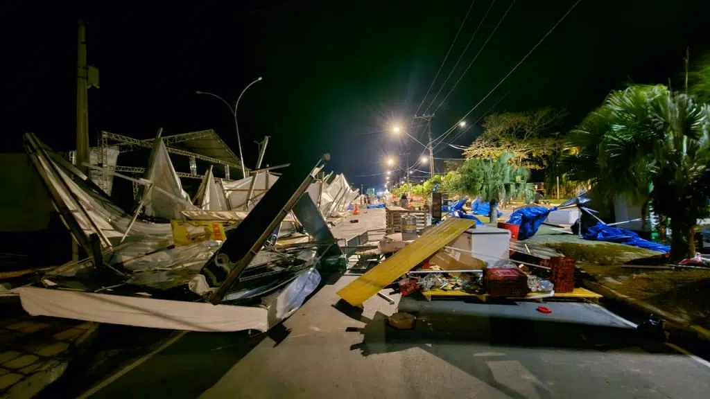 Defesa Civil envia equipes após ciclone extratropical e ventos de mais de 100 km/h causarem transtornos no estado de SP