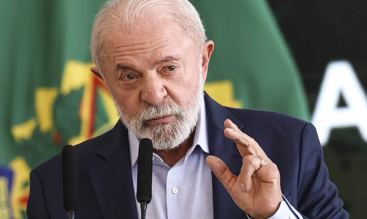Trump diz que Lula pode ligar para ele quando quiser