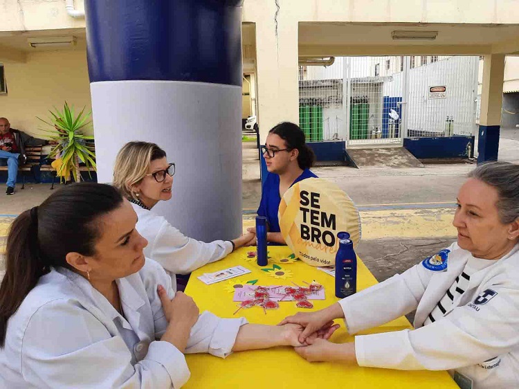 HMUT realiza ação de apoio emocional no Setembro Amarelo