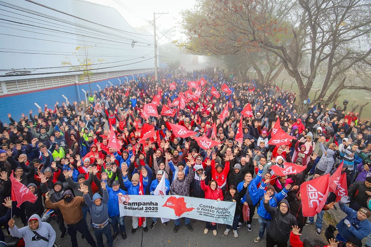 Reajuste salarial dos metalúrgicos injeta quase R$ 4 milhões por mês em Taubaté