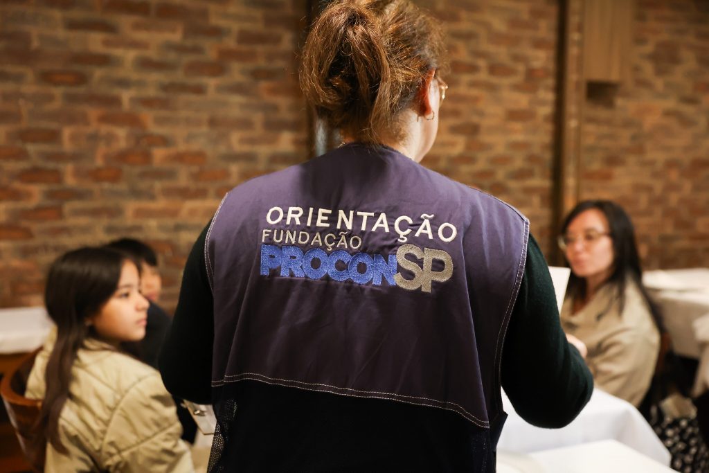 Procon-SP aponta variação de quase 280% no preço de material escolar