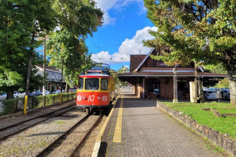 Governo de SP autoriza licitação da Estrada de Ferro Campos do Jordão
