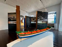 Casa da Cultura de São Sebastião recebe exposição sobre tradição da canoa caiçara
