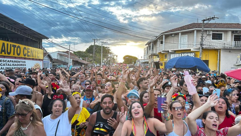 Bloco do Barbosa encerra Carnaval de Pinda com festa e tradição