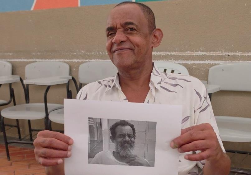 Idoso assistido em abrigo municipal reencontra família em Campina Grande (PR) após mais de 20 anos
