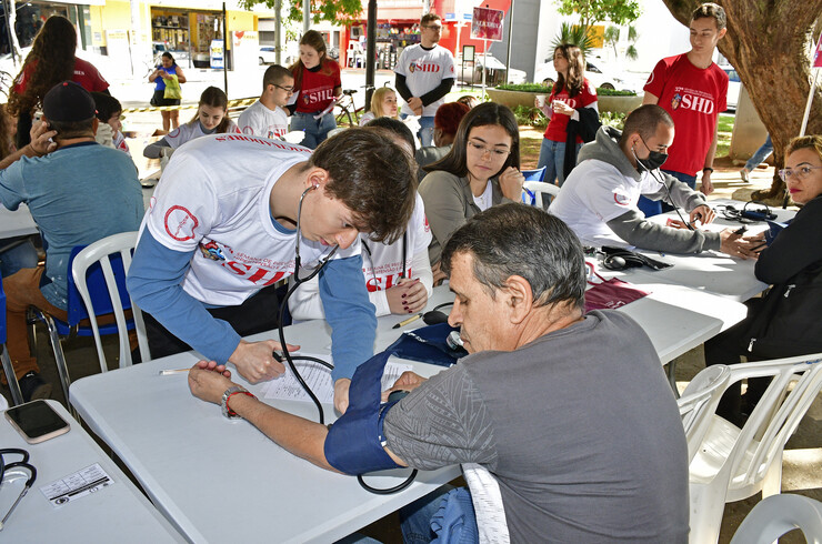 Medicina Unitau realiza 38ª Semana de Prevenção à Hipertensão e ao Diabetes na Praça Dom Epaminondas
