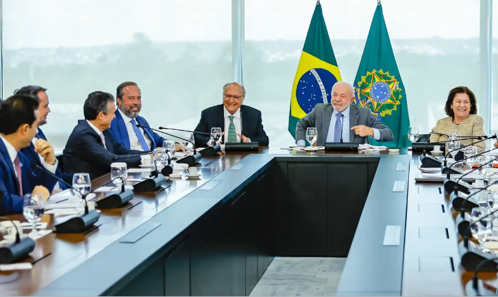 Governo prevê aumento de etanol na gasolina para até 32%