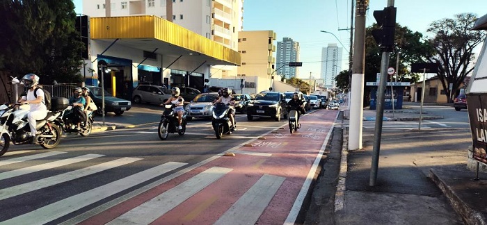 Palestra gratuita leva informações à população sobre veículos autopropelidos