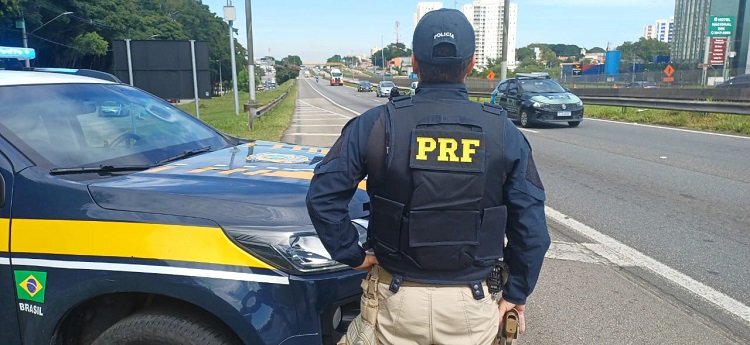 PRF realiza a Operação Independência 2026 nas rodovias federais de São Paulo com foco na redução de acidentes