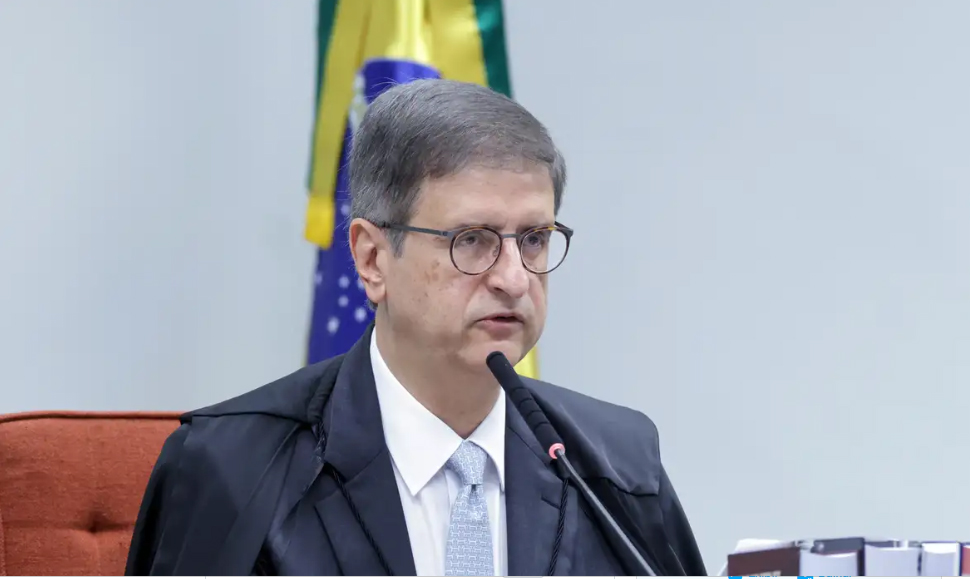 PGR pede anulação de investigação sobre conversas de Moraes e Vorcaro