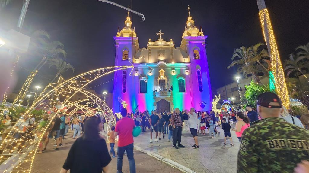 Taubaté promove encontro para apresentar edição de 2026 do Natal Iluminado aos comerciantes do Centro