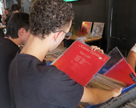 Encontro de colecionismo de discos reúne cerca de 10 mil títulos no Taubaté Shopping neste sábado