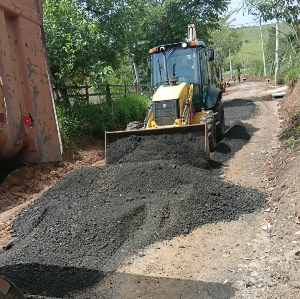 Prefeitura conclui implantação de sistema de drenagem em trecho da estrada do Barreiro